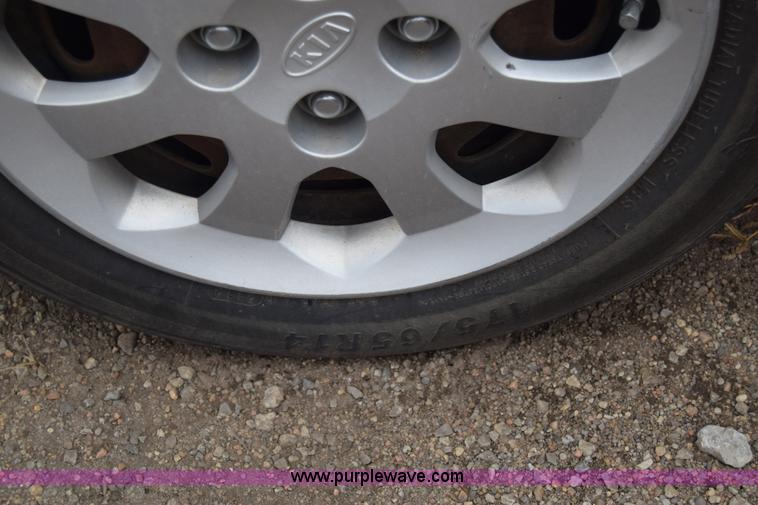 image for item L1076 2004 Kia Rio