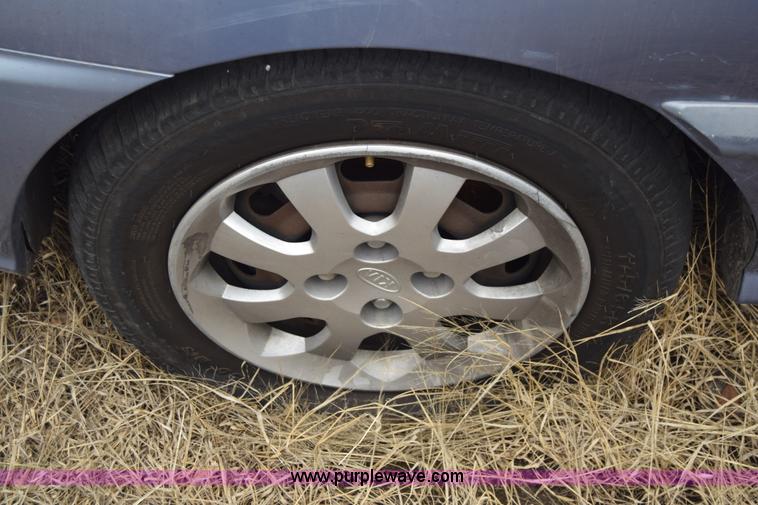 image for item L1076 2004 Kia Rio