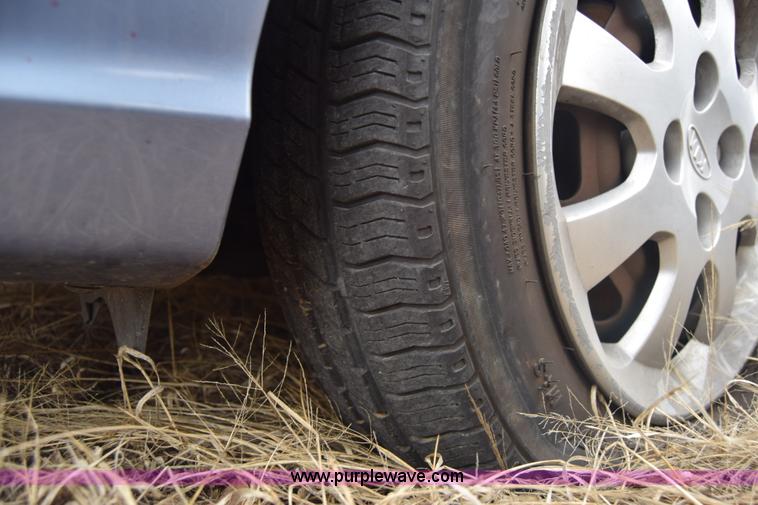 image for item L1076 2004 Kia Rio