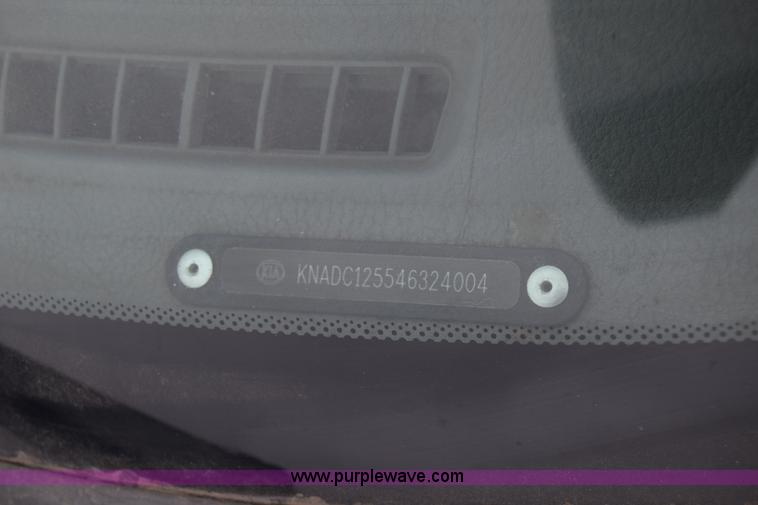 image for item L1076 2004 Kia Rio