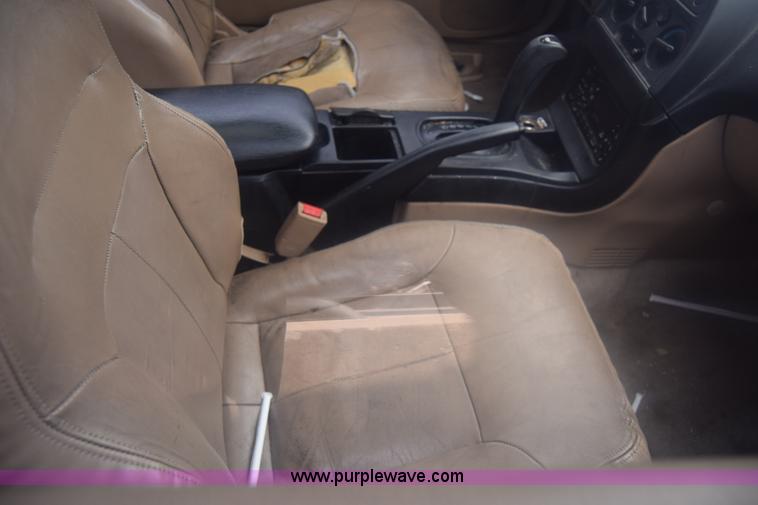 image for item L1077 1999 Dodge Avenger ES