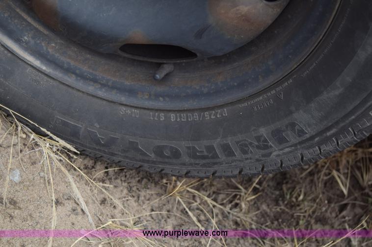 image for item L1077 1999 Dodge Avenger ES