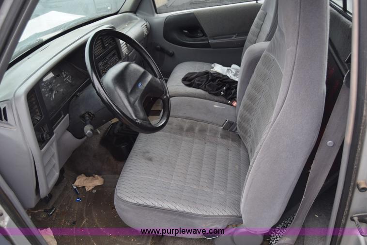 image for item L1079 1994 Ford Ranger pickup truck