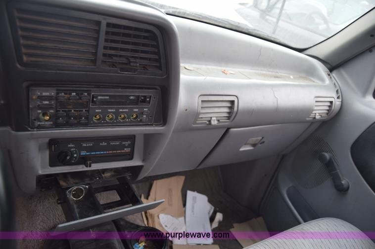 image for item L1079 1994 Ford Ranger pickup truck