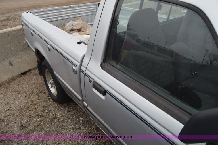 image for item L1079 1994 Ford Ranger pickup truck