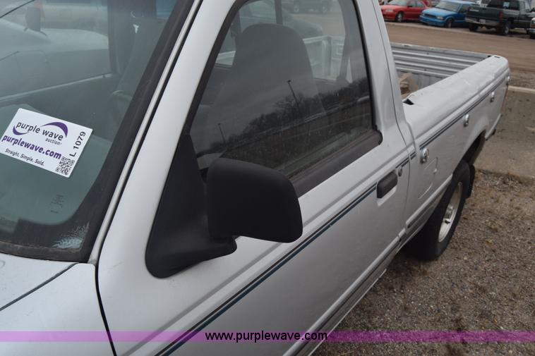 image for item L1079 1994 Ford Ranger pickup truck