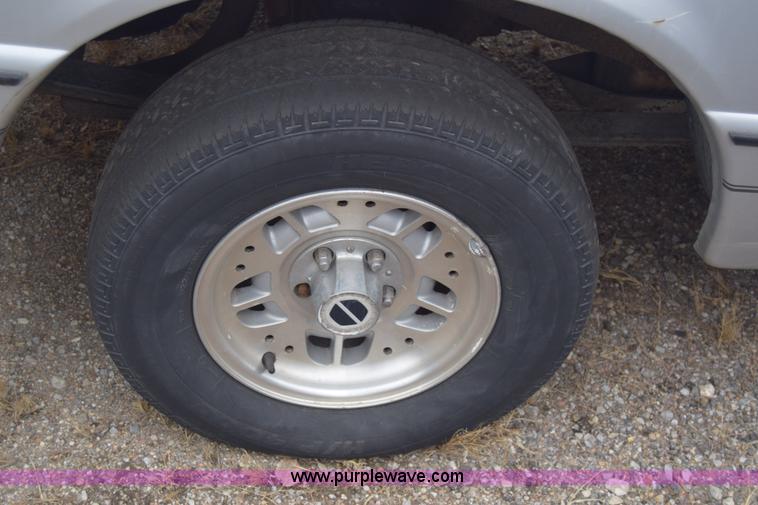 image for item L1079 1994 Ford Ranger pickup truck