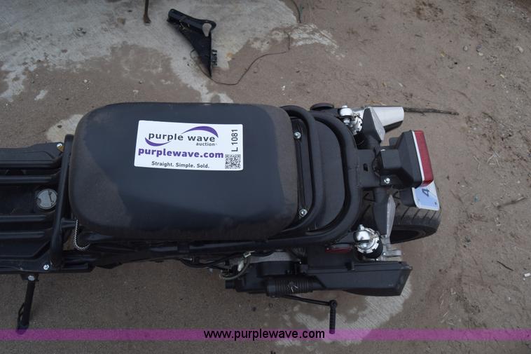 image for item L1081 2015 Tao Tao moped