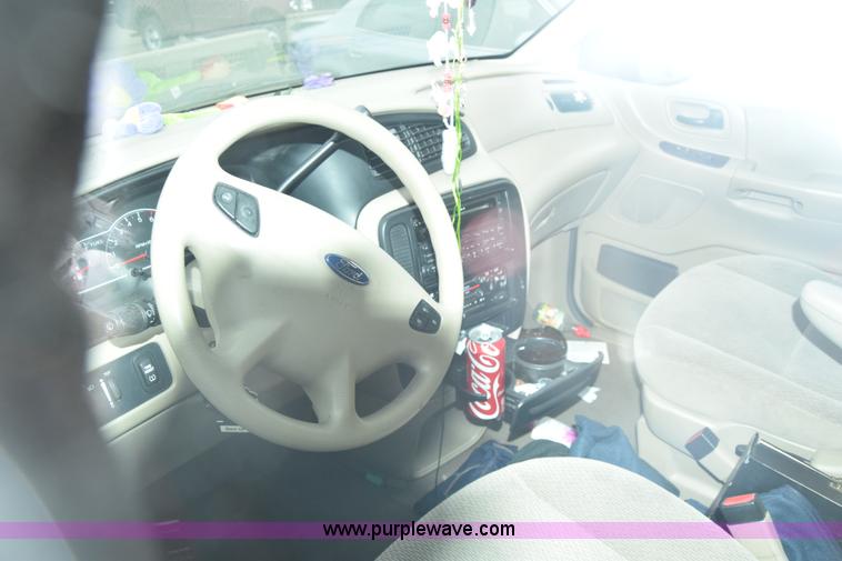 image for item L1083 2002 Ford Windstar van