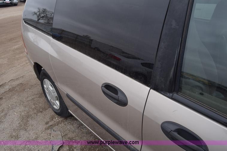 image for item L1083 2002 Ford Windstar van