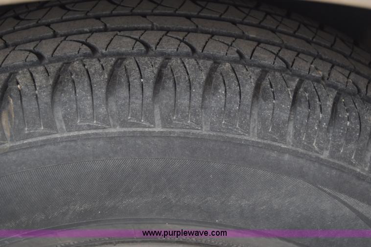 image for item L1083 2002 Ford Windstar van