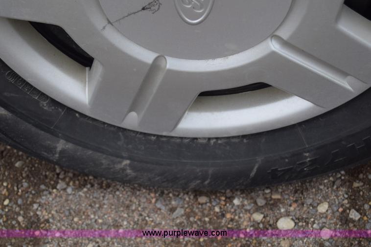 image for item L1083 2002 Ford Windstar van