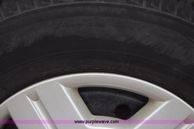 image for item L1083 2002 Ford Windstar van