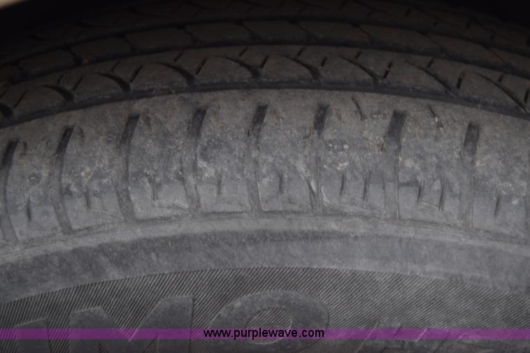 image for item L1083 2002 Ford Windstar van