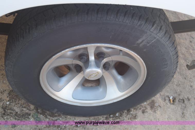 image for item L1185 2000 Chevrolet S10 pickup truck