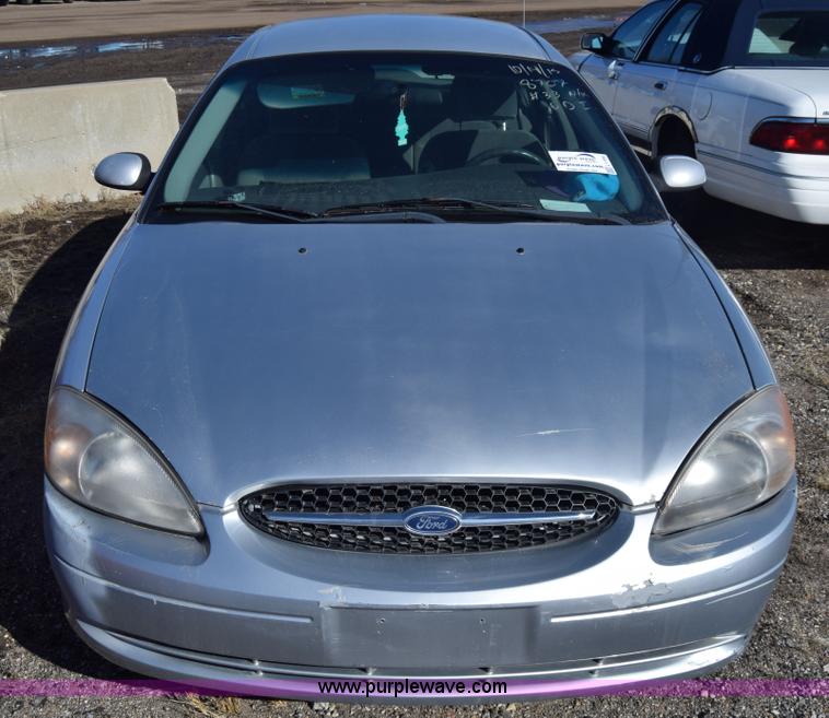 image for item L1186 2000 Ford Taurus SE