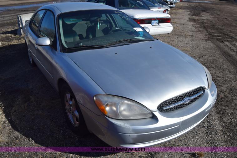 image for item L1186 2000 Ford Taurus SE