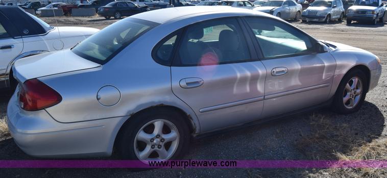 image for item L1186 2000 Ford Taurus SE
