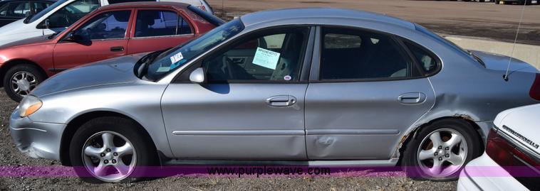 image for item L1186 2000 Ford Taurus SE