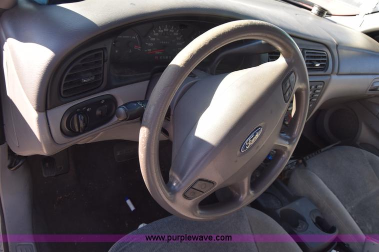 image for item L1186 2000 Ford Taurus SE