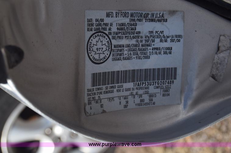 image for item L1186 2000 Ford Taurus SE