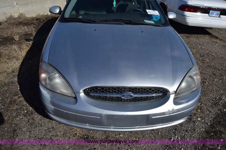 image for item L1186 2000 Ford Taurus SE