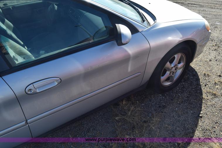 image for item L1186 2000 Ford Taurus SE