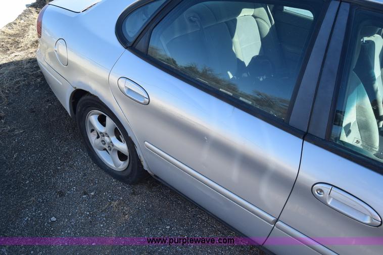 image for item L1186 2000 Ford Taurus SE