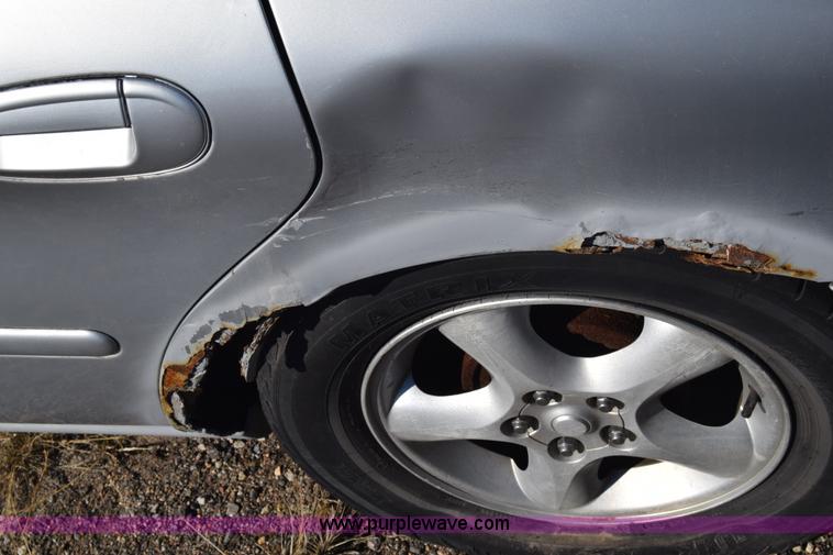 image for item L1186 2000 Ford Taurus SE