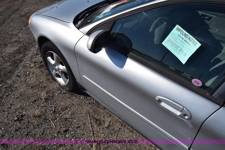 image for item L1186 2000 Ford Taurus SE