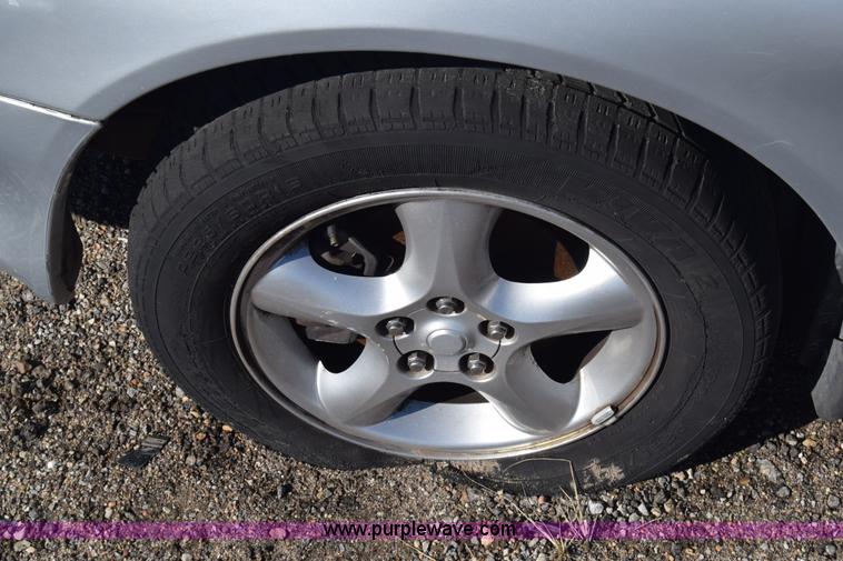 image for item L1186 2000 Ford Taurus SE