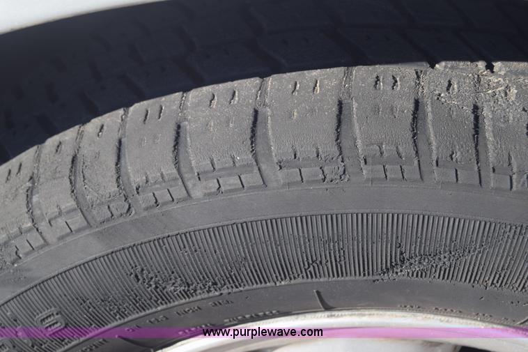 image for item L1186 2000 Ford Taurus SE