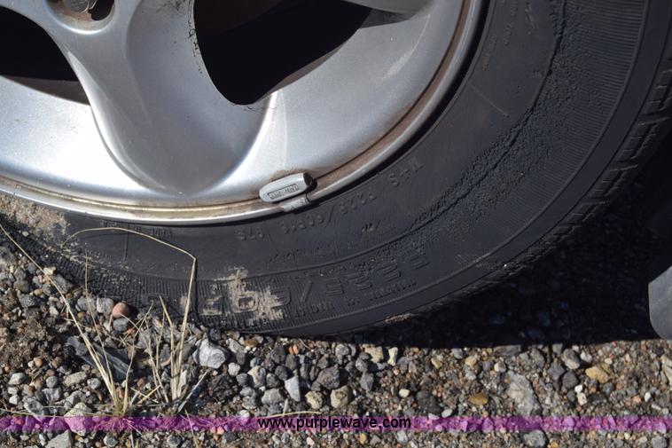 image for item L1186 2000 Ford Taurus SE