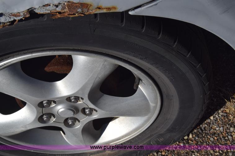 image for item L1186 2000 Ford Taurus SE