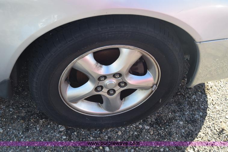 image for item L1186 2000 Ford Taurus SE