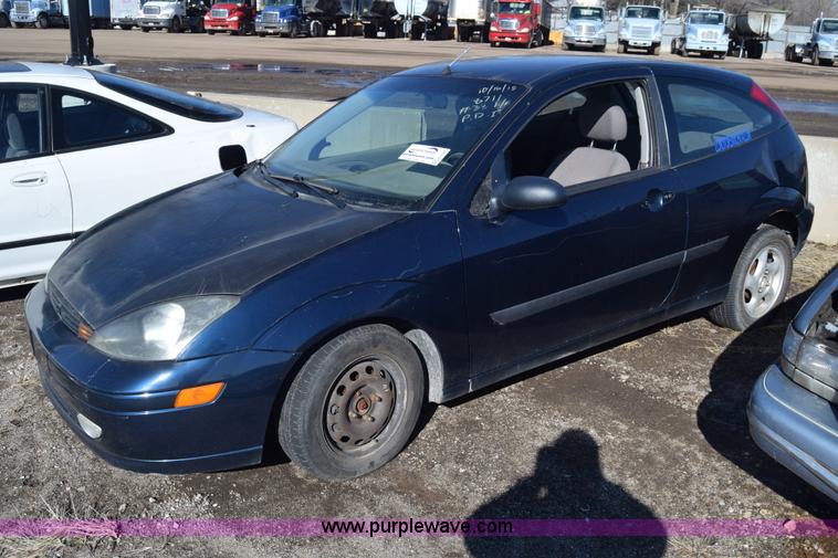 image for item L1187 2004 Ford Focus ZX3