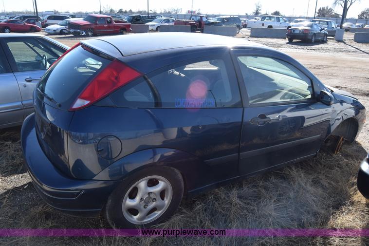 image for item L1187 2004 Ford Focus ZX3