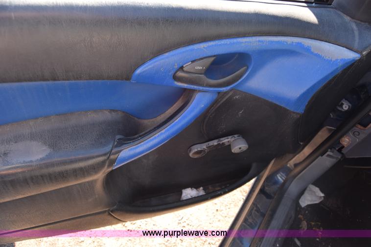 image for item L1187 2004 Ford Focus ZX3