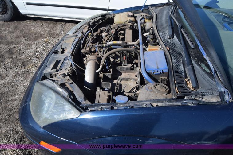 image for item L1187 2004 Ford Focus ZX3