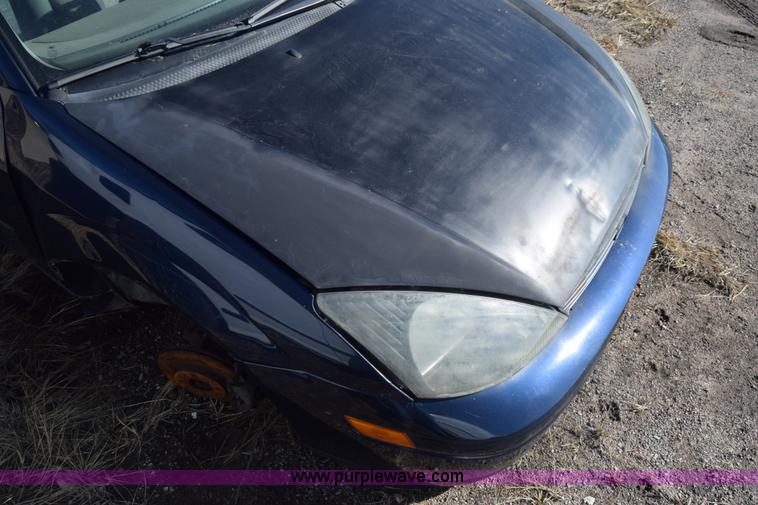 image for item L1187 2004 Ford Focus ZX3