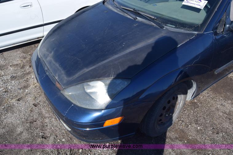 image for item L1187 2004 Ford Focus ZX3