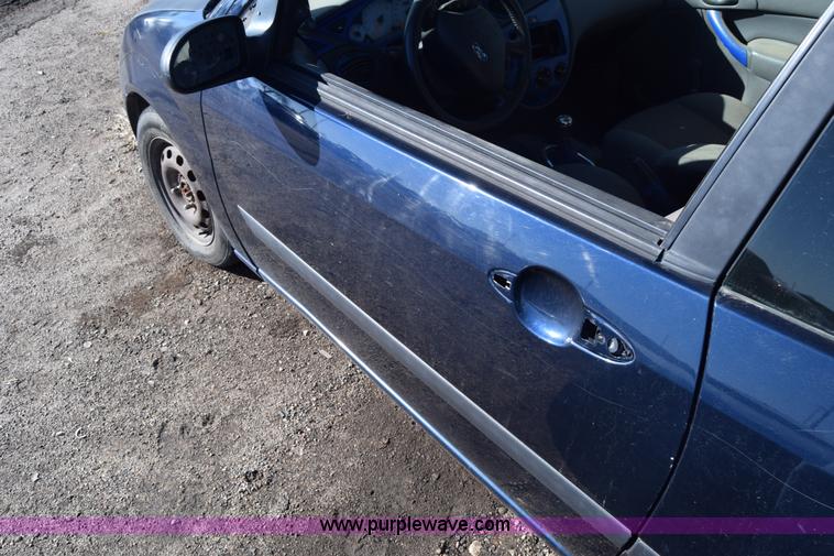 image for item L1187 2004 Ford Focus ZX3
