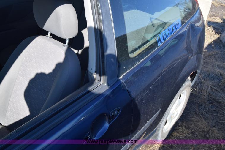 image for item L1187 2004 Ford Focus ZX3