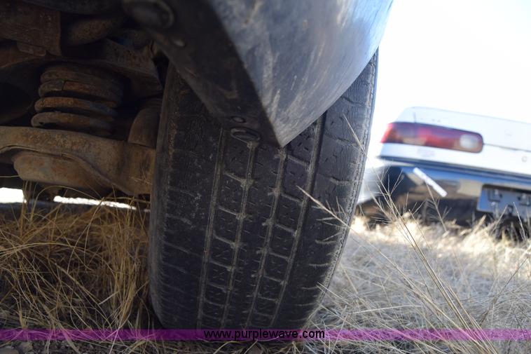 image for item L1187 2004 Ford Focus ZX3