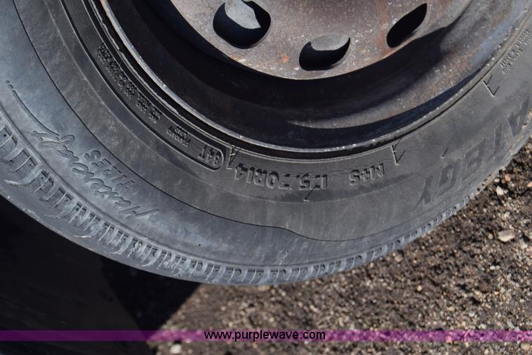 image for item L1187 2004 Ford Focus ZX3