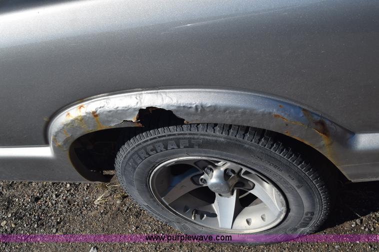 image for item L1189 2001 Chevrolet S10 pickup truck