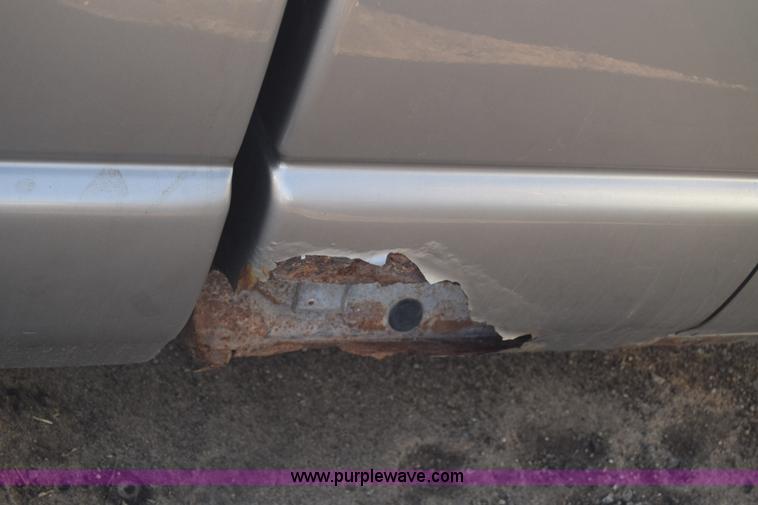 image for item L1189 2001 Chevrolet S10 pickup truck