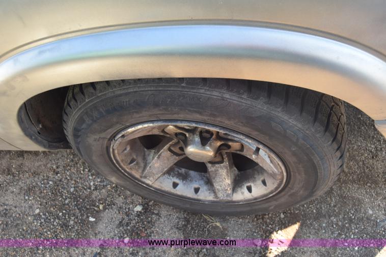 image for item L1189 2001 Chevrolet S10 pickup truck