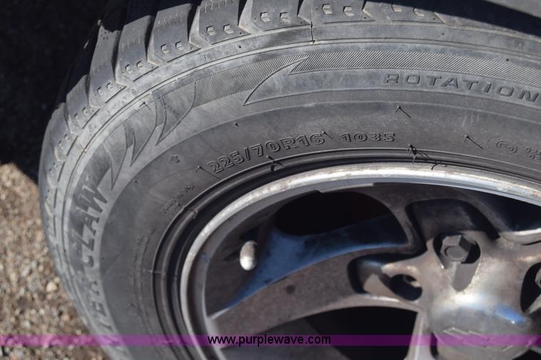 image for item L1189 2001 Chevrolet S10 pickup truck