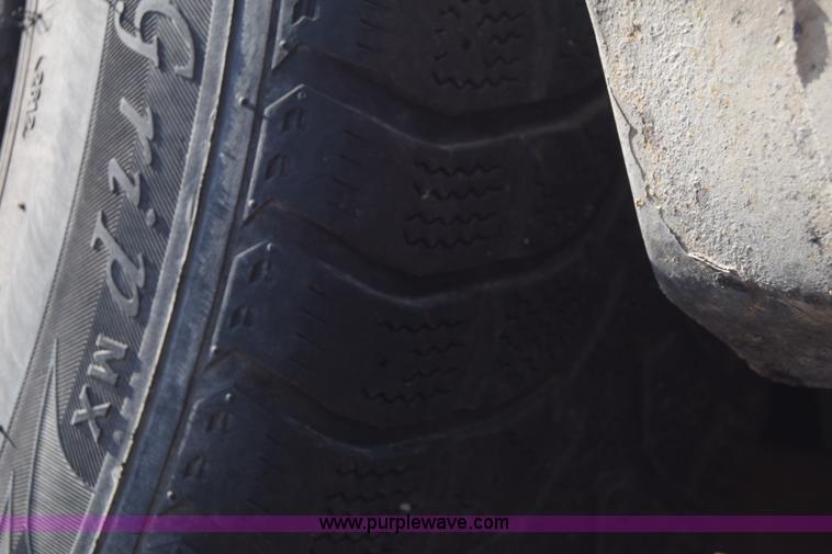 image for item L1189 2001 Chevrolet S10 pickup truck